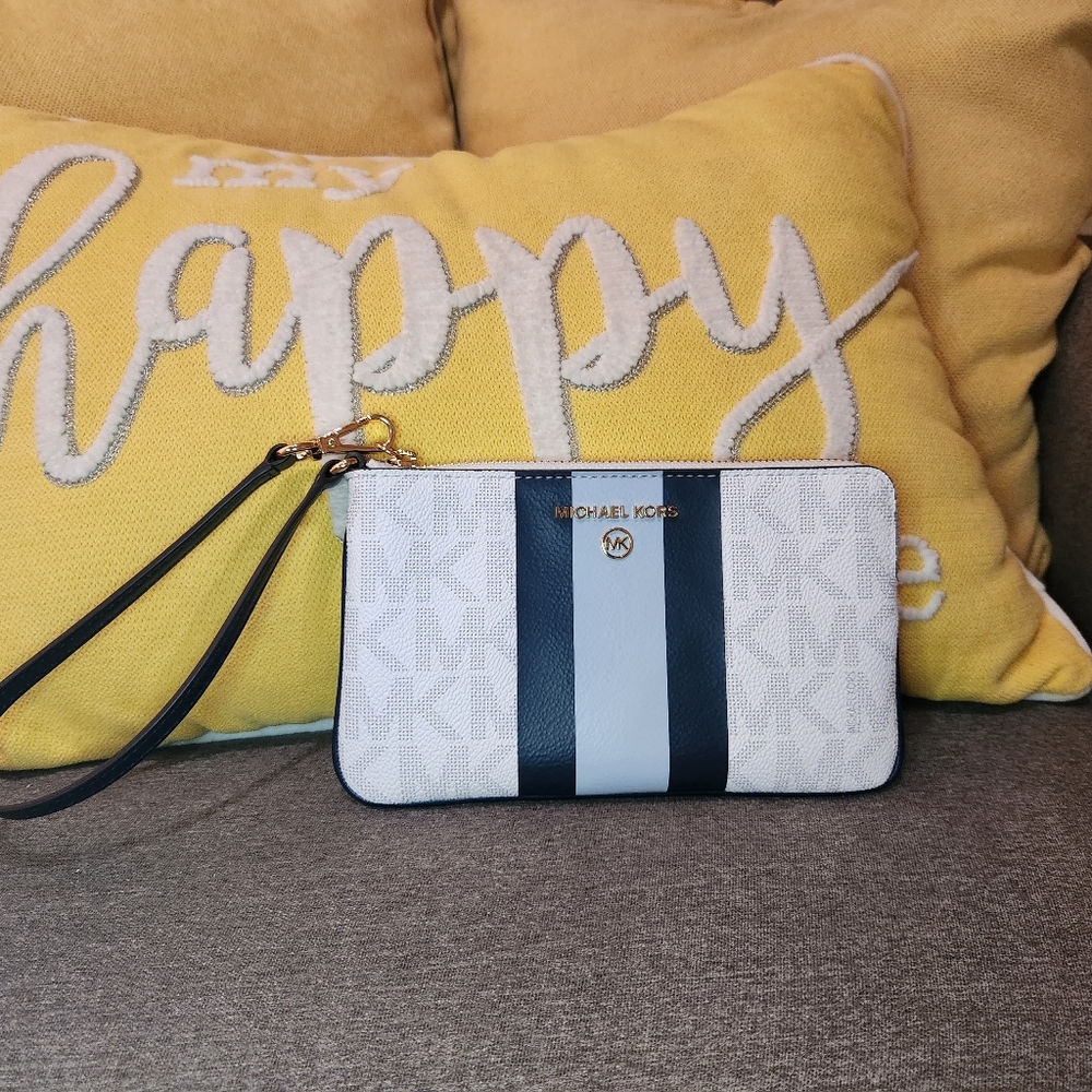 Michael Kors wristlet